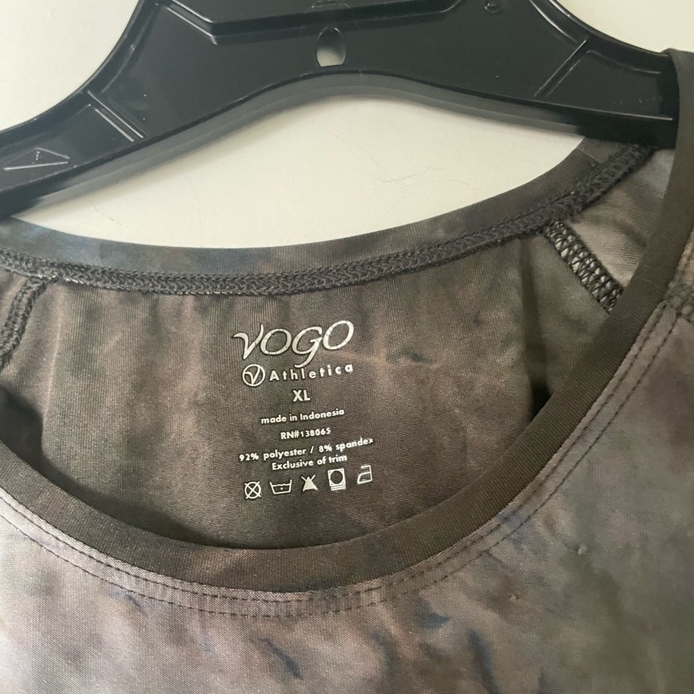 VOGO Athletica Black, Blue,Brown Tee size xl fits med.great condition. - Picture 3 of 4